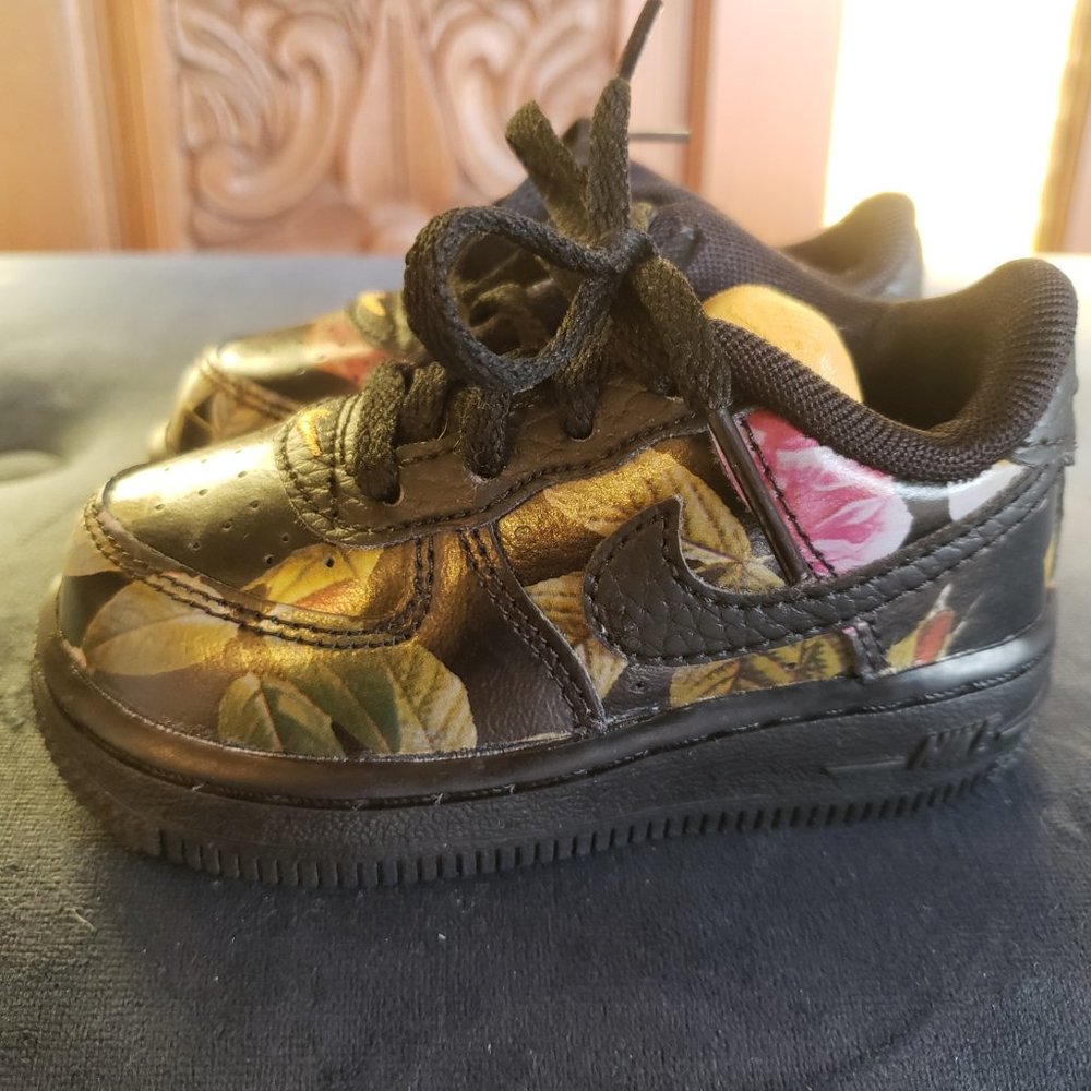 SO CUTE! Nike Force 1 Floral LXX TD Toddler Sneakers Like New